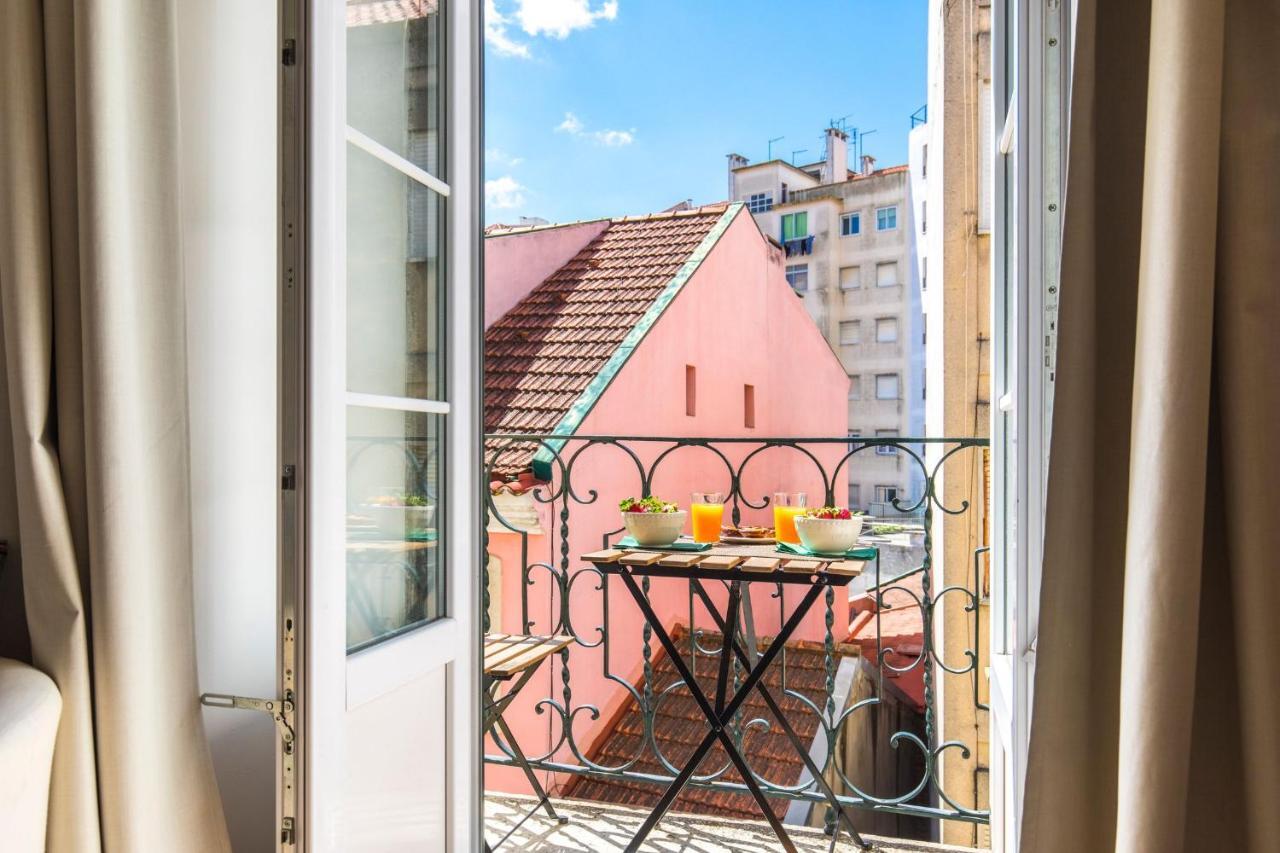 Lovelystay - Sunny Flat W/ Balcony Overseeing Graca And River Lizbona Zewnętrze zdjęcie