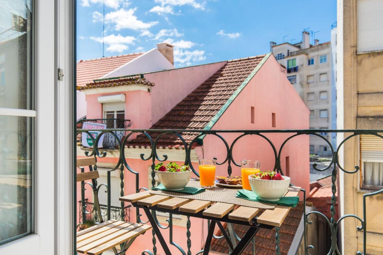 Lovelystay - Sunny Flat W/ Balcony Overseeing Graca And River Lizbona Zewnętrze zdjęcie